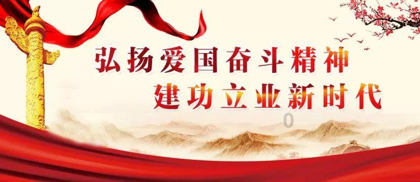 男孩吃鸡腿